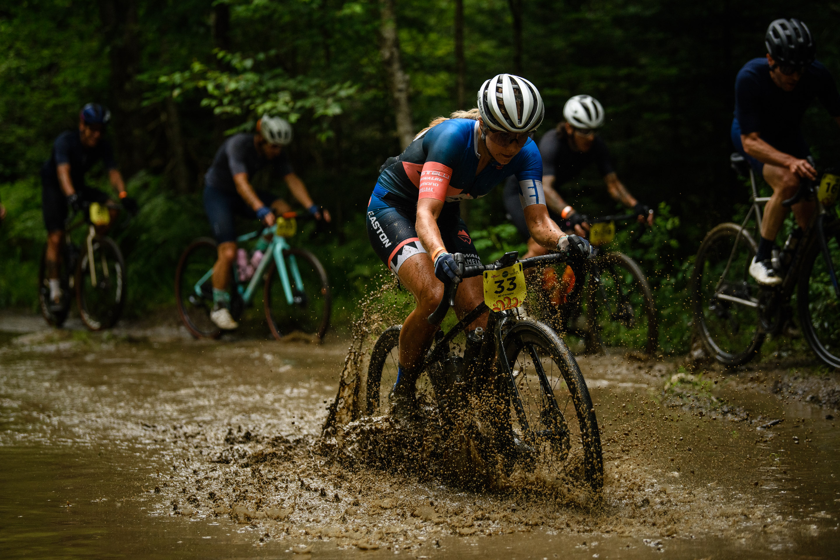Caitlin Bernstein racing a Devinci Hatchet @brookscurran