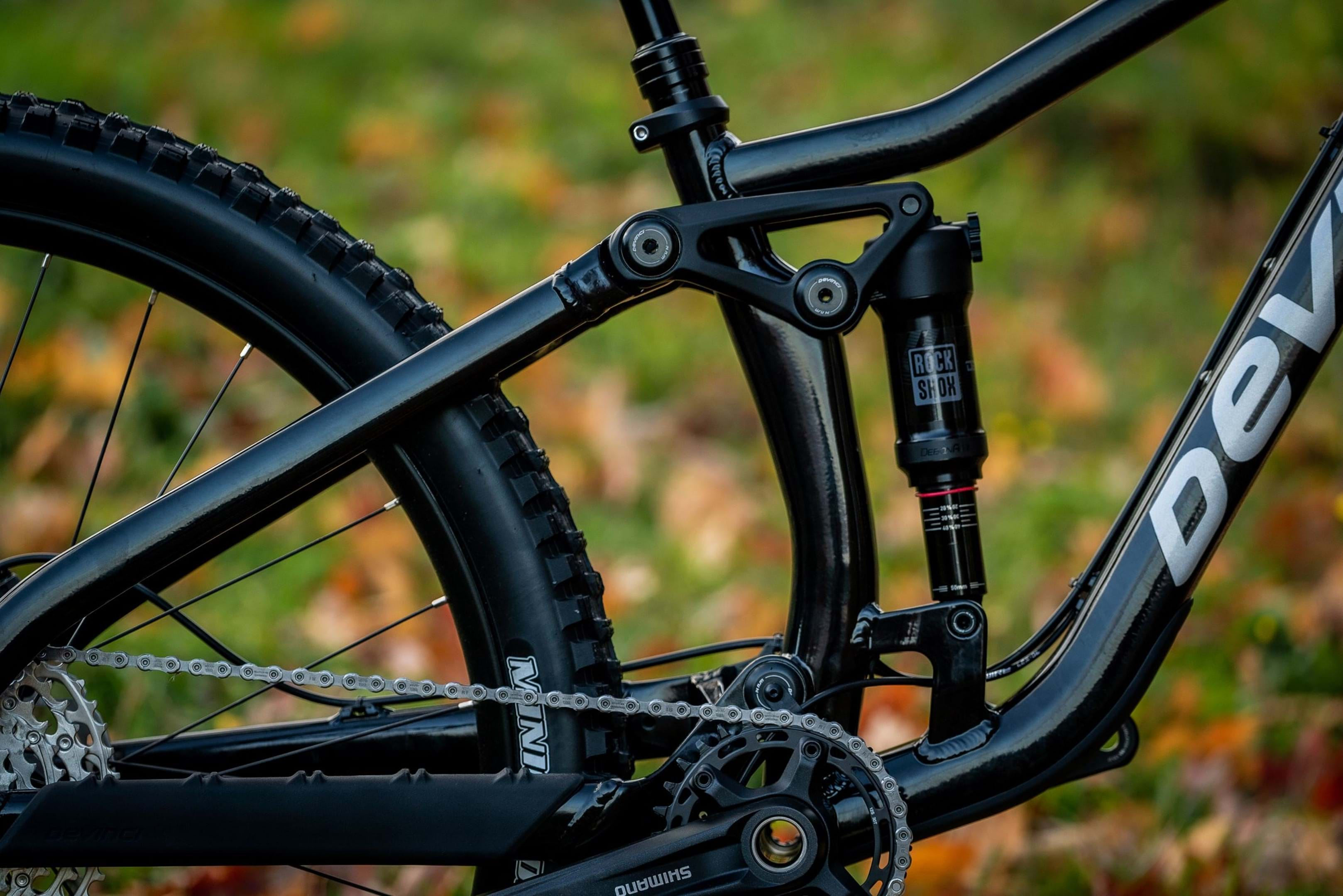 Devinci split pivot suspension